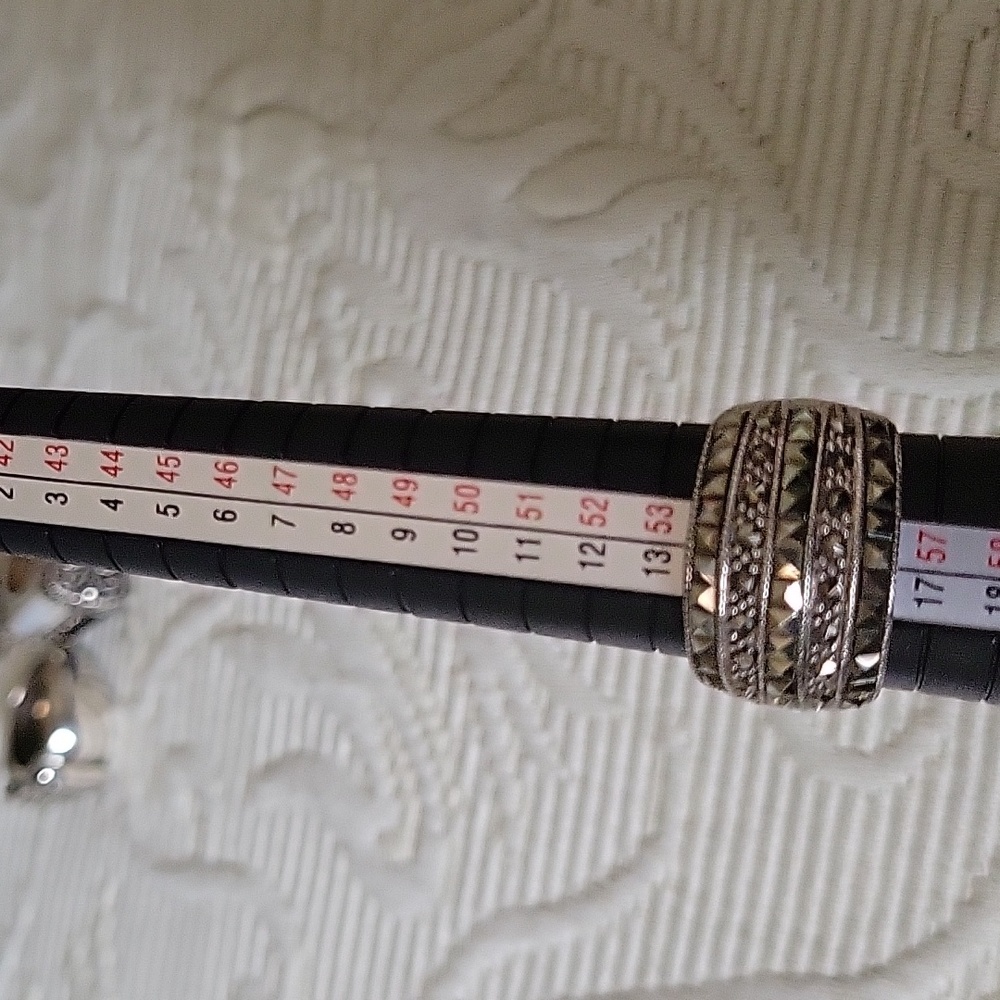 6- Rings with Designs  & Sizes - Picture 7 of 12